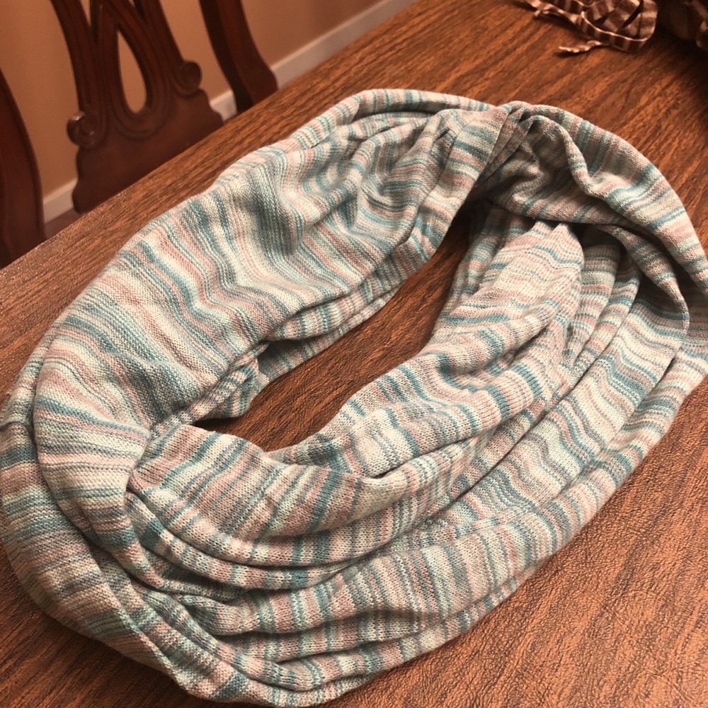 AEO Turquoise Infinity Scarf